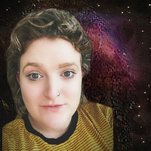 Meet your Posher, Lauren - Picture 1 of 3